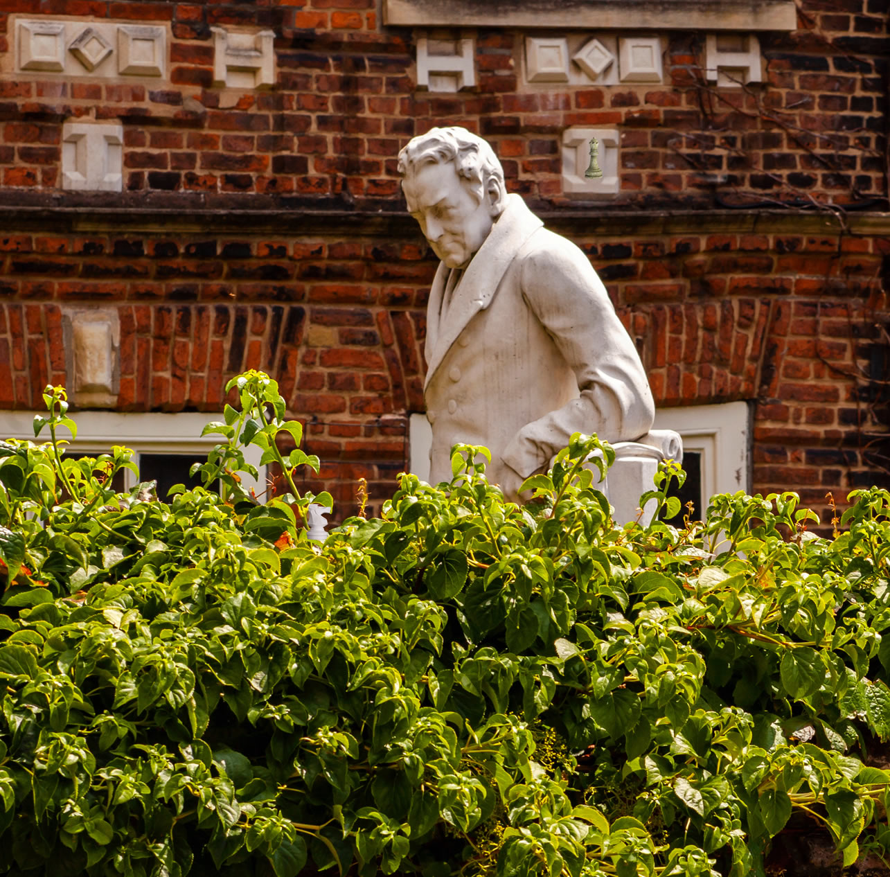 Wilberforce Statue